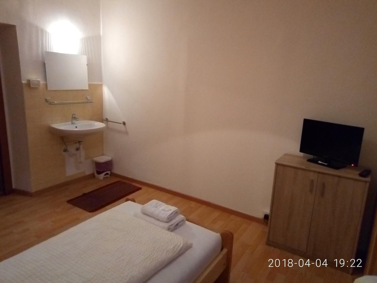 Gasthof Mondschein Merano